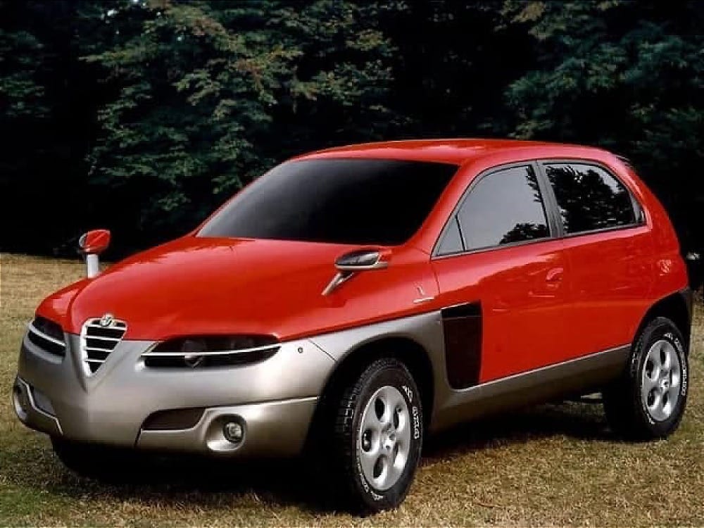 1997 Alfa Romeo Sportut front 3/4 image